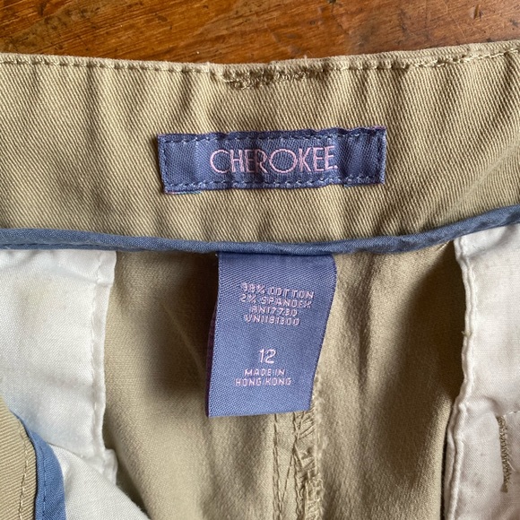 ❄️ Cropped Khakis by Cherokee, size 12 - Picture 3 of 5